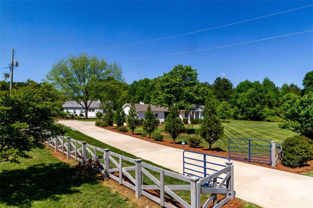 796 Cornelius Rd., Mooresville, NC 28117