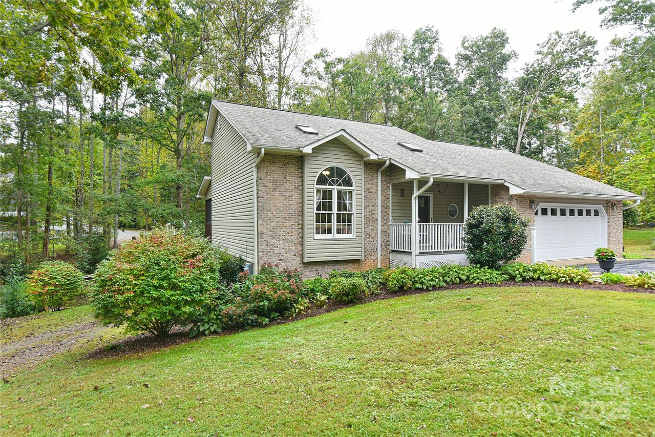 145 Fox Glen Dr., Arden, NC 28704