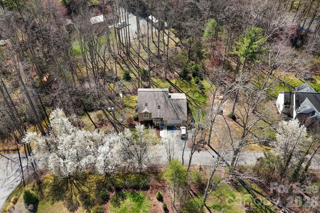 145 Fox Glen Dr., Arden, NC 28704