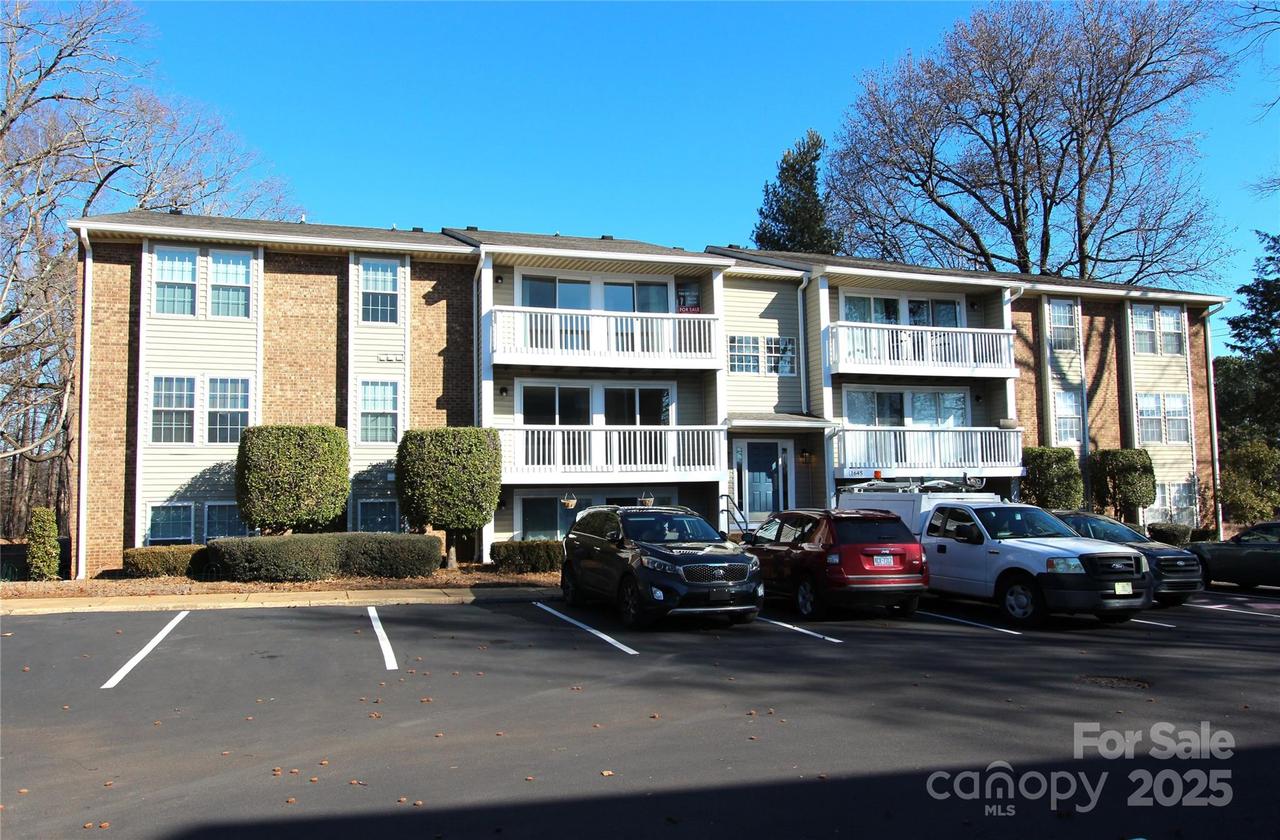 1645 Arlyn Cir. #J, Charlotte, NC 28213