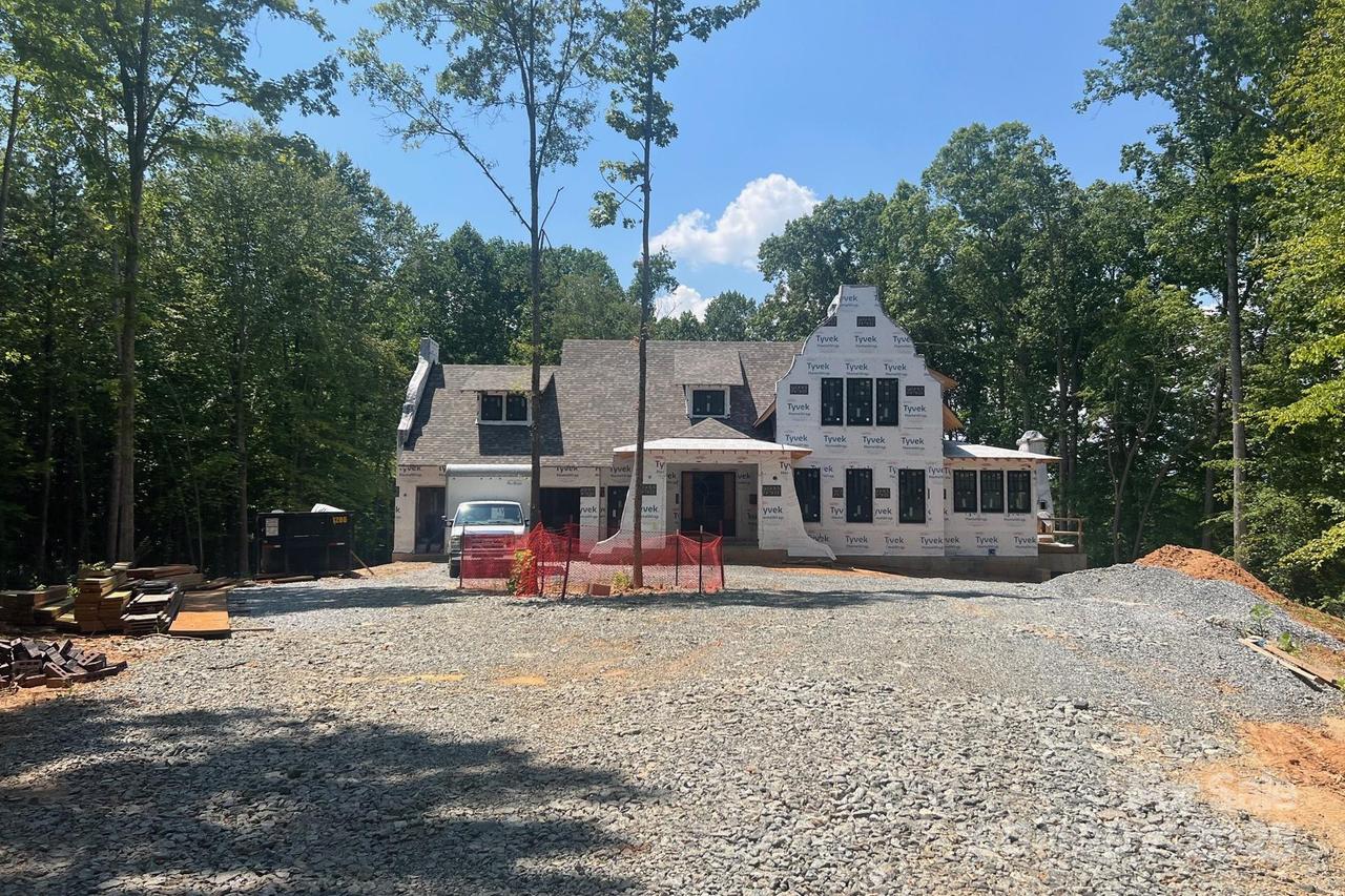 1052 Ventosa Dr., Denver, NC 28037