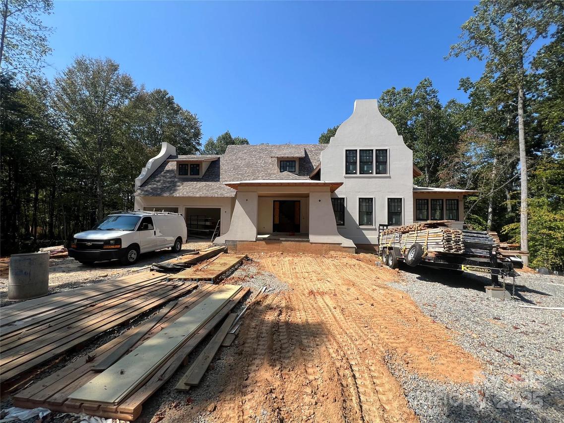 1052 Ventosa Dr., Denver, NC 28037