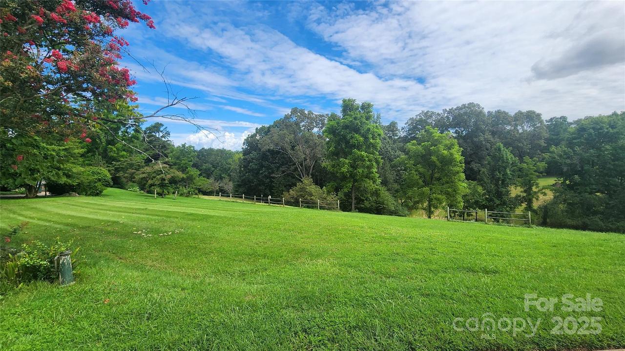 112 Bleynat St., Valdese, NC 28690