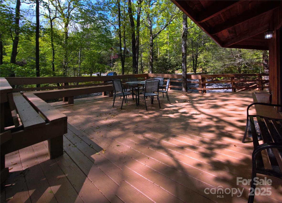 565 Winterstar Loop, Burnsville, NC 28714