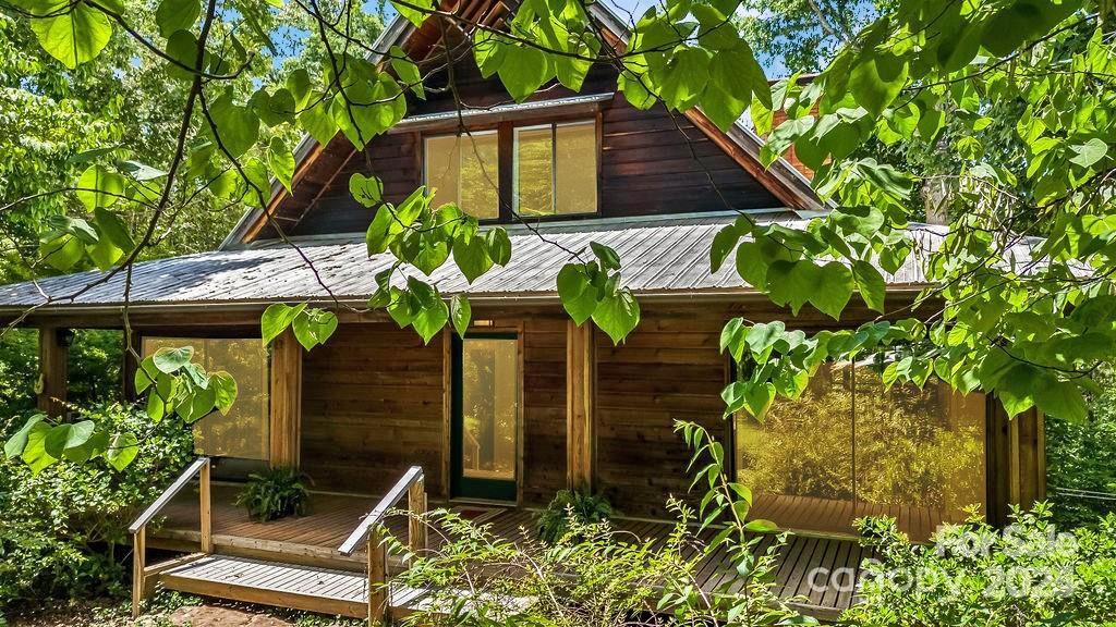 239 Larsen Ln., Tryon, NC 28782