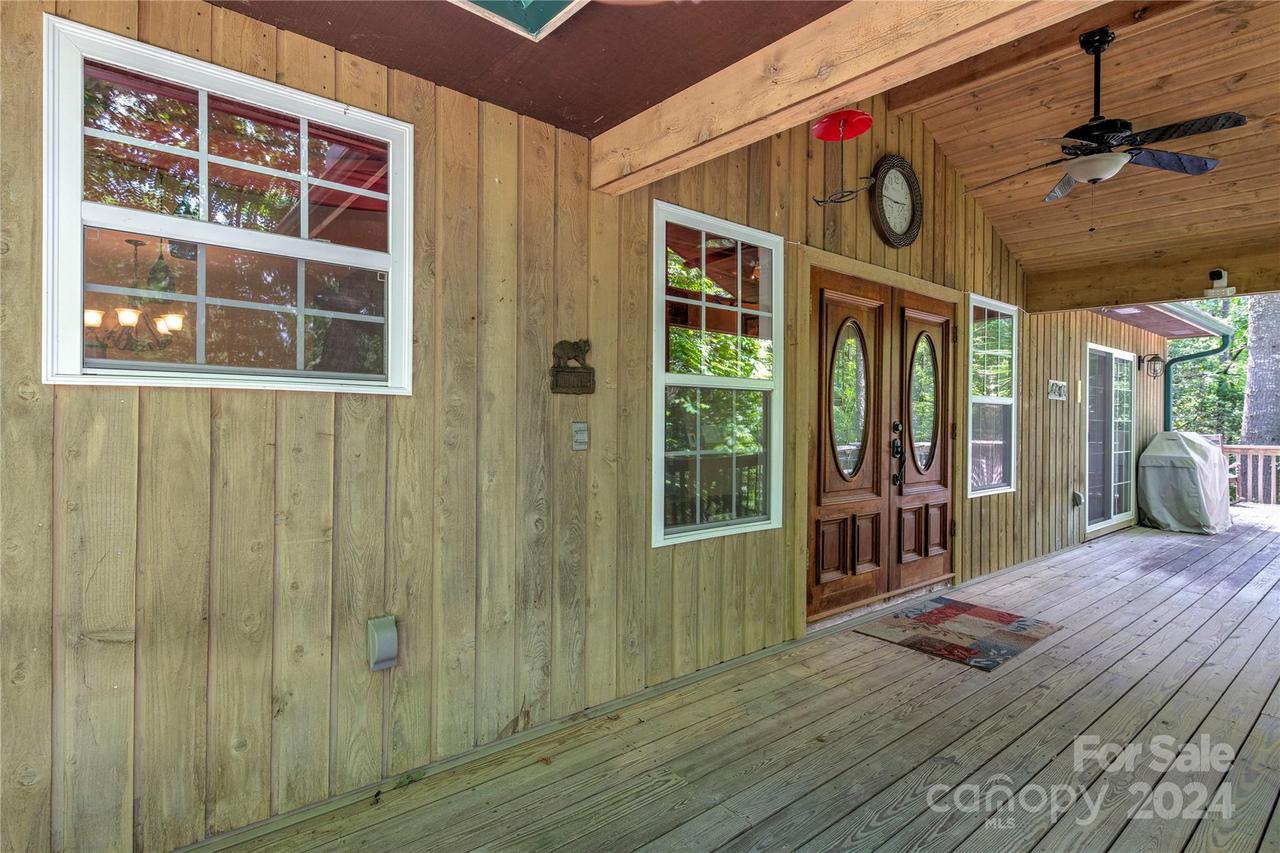 6 Majestic Trace, Hendersonville, NC 28739