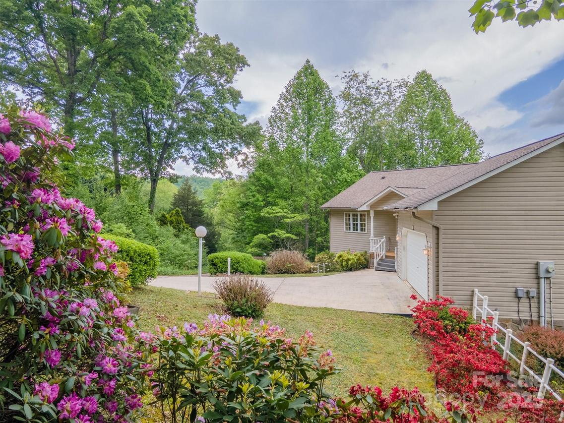 132 Mountain Cir., Franklin, NC 28734