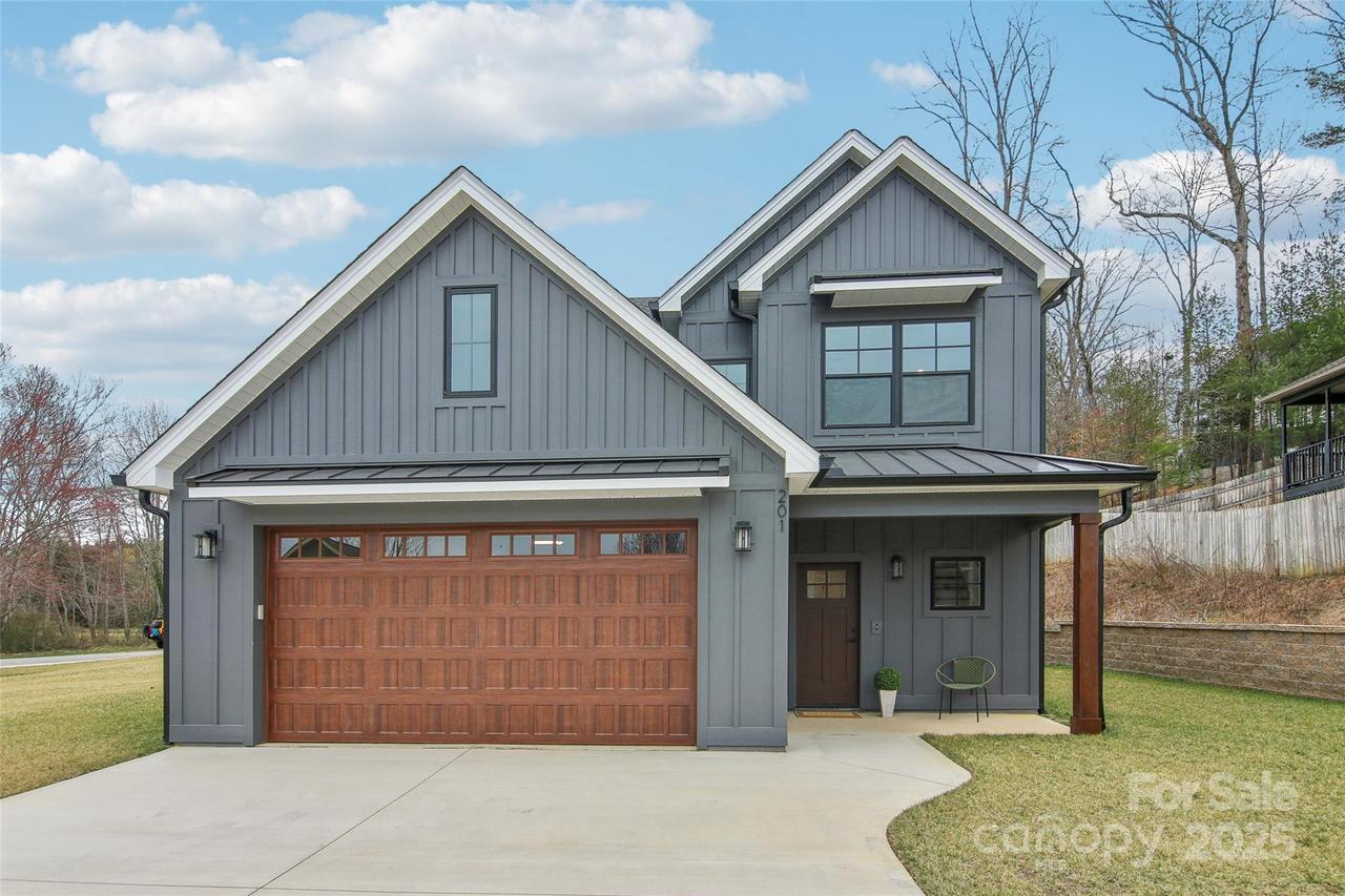 201 Plato Pl., Etowah, NC 28729