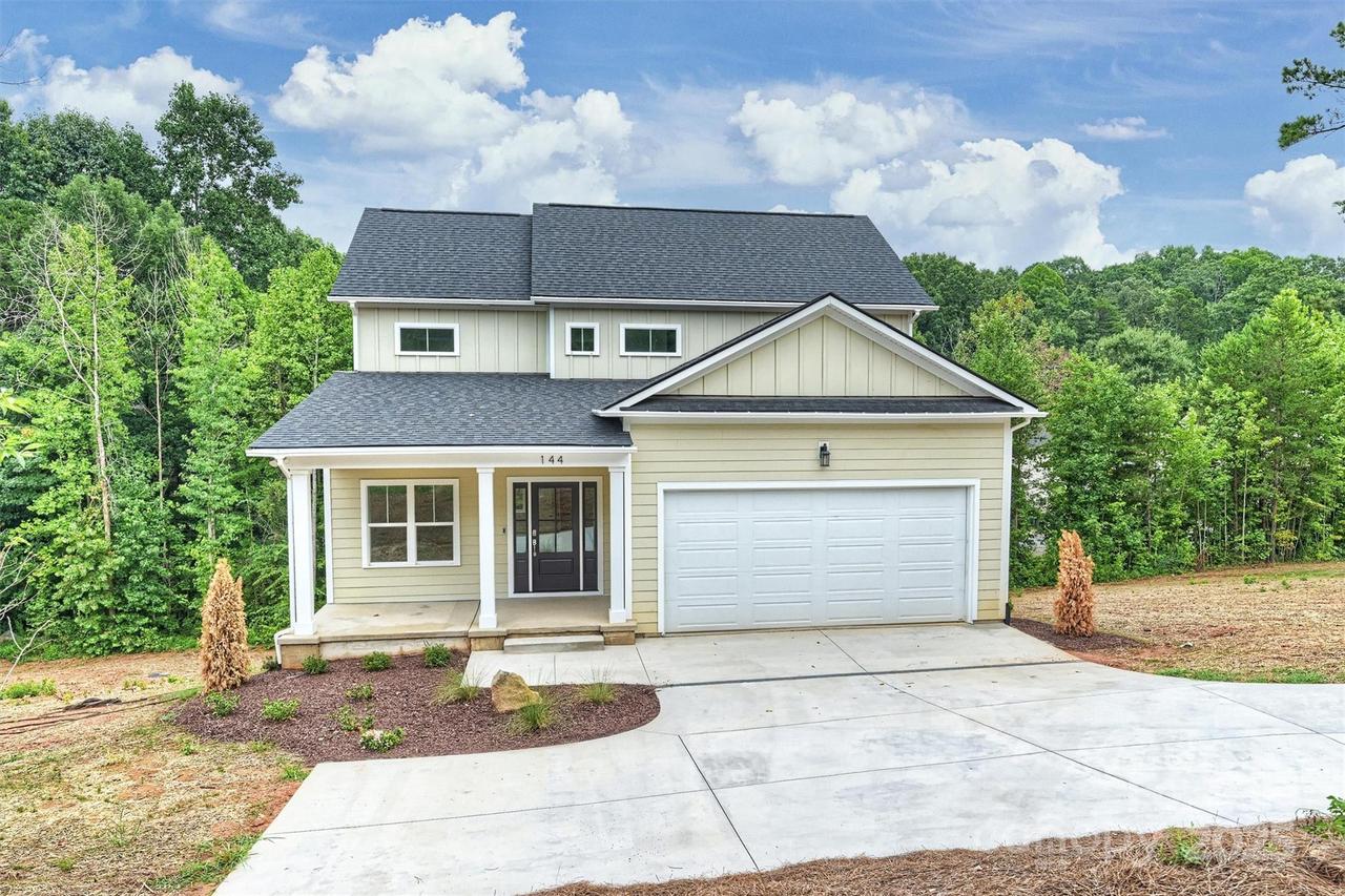 144 Meadow Glen Dr., Troutman, NC 28166