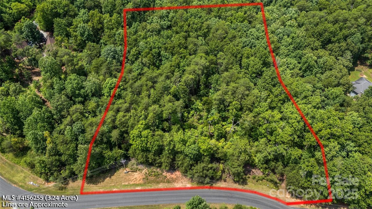 000 Lake Adger Pkwy. #22, Mill Spring, NC 28756