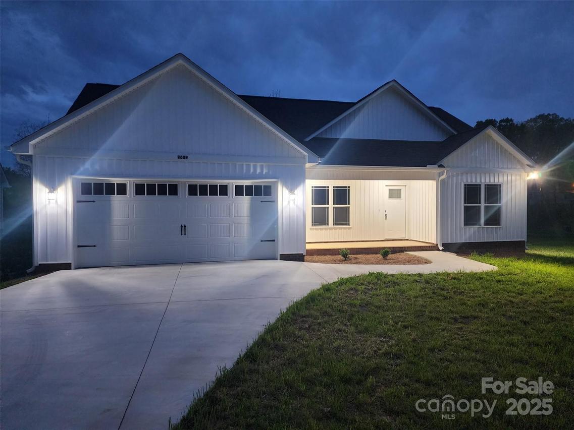 9609 Stokes Ferry Rd., Gold Hill, NC 28071