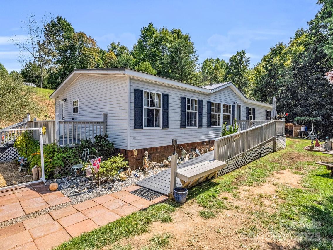 282 Reagan Ln., Bostic, NC 28018