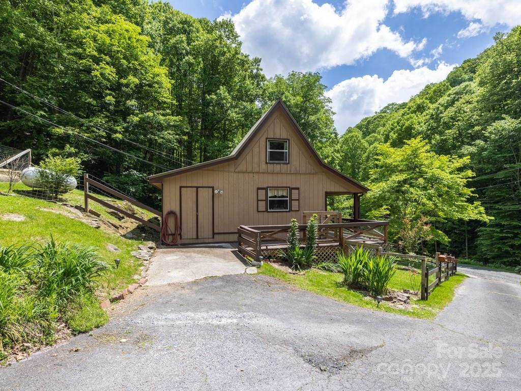 1010 & 1014 Melton Branch Rd., Bakersville, NC 28705