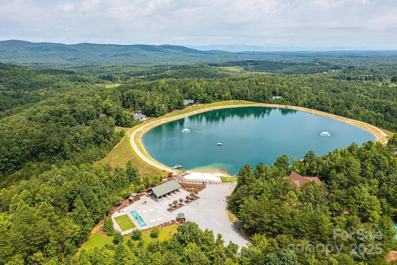 478 Lakeside Tr., Nebo, NC 28761