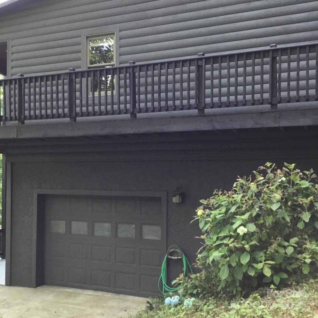 228 Barefoot Cove, Burnsville, NC 28714