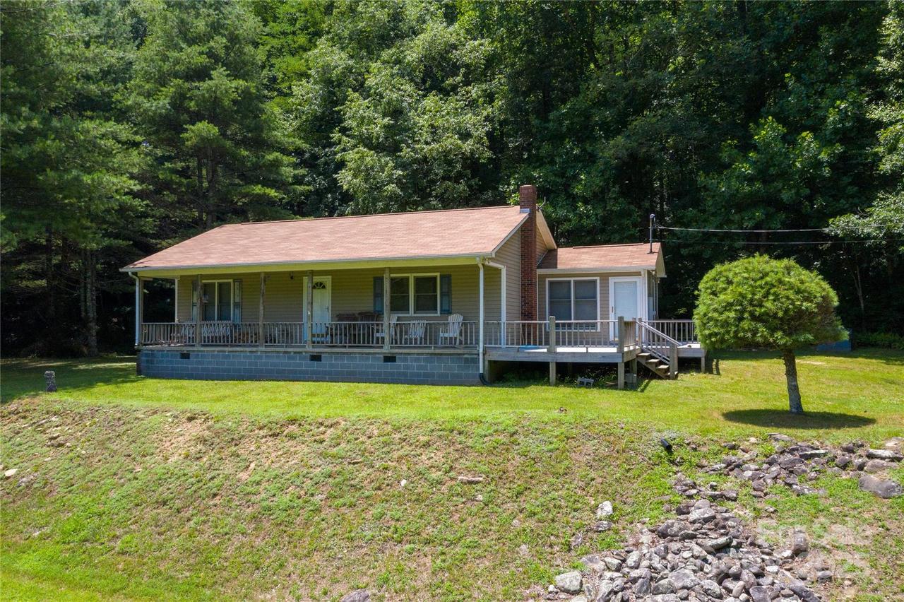 1220 Rock Creek Rd., Burnsville, NC 28714