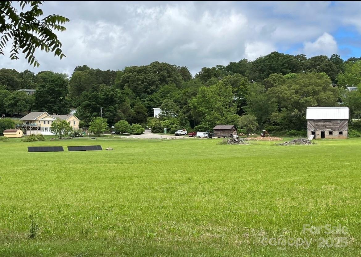 143 Reems Creek Rd., Weaverville, NC 28787