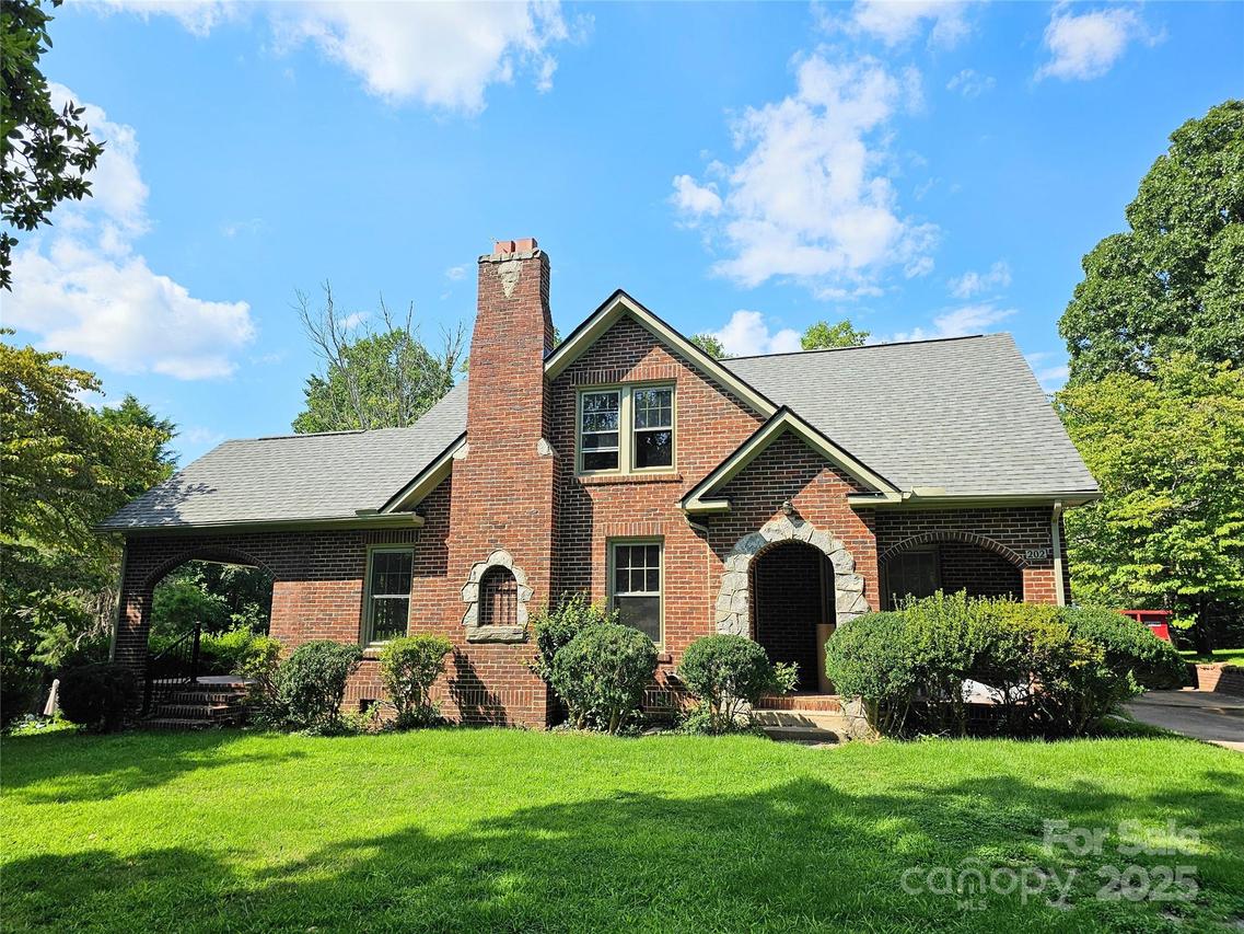 202 Walker St., Morganton, NC 28655