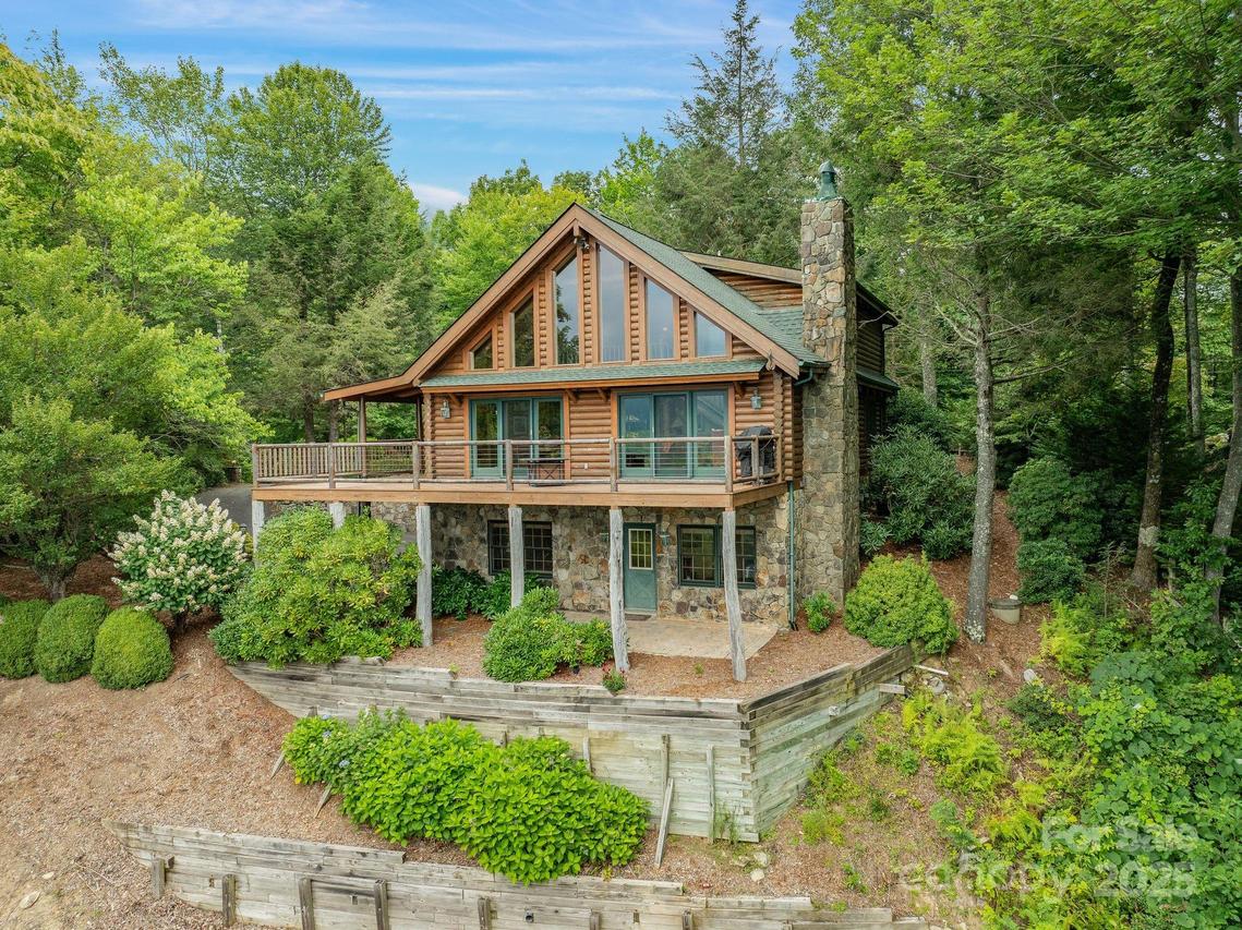 90 Forest Ridge Rd., Burnsville, NC 28714