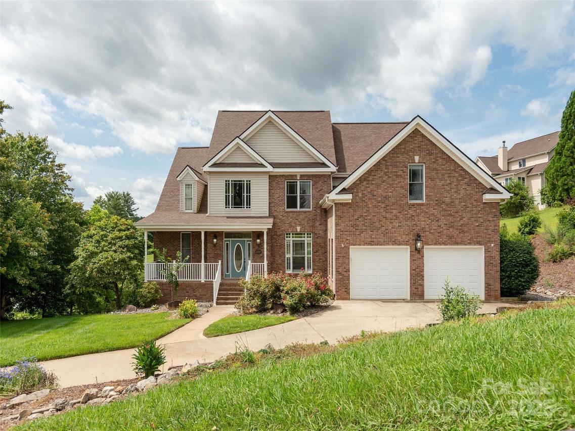 209 Velvet Ln., Weaverville, NC 28787