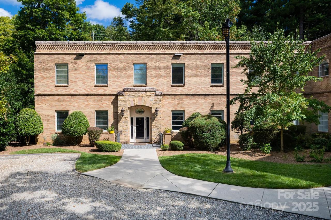 6 Village Ln. #B100, Asheville, NC 28803