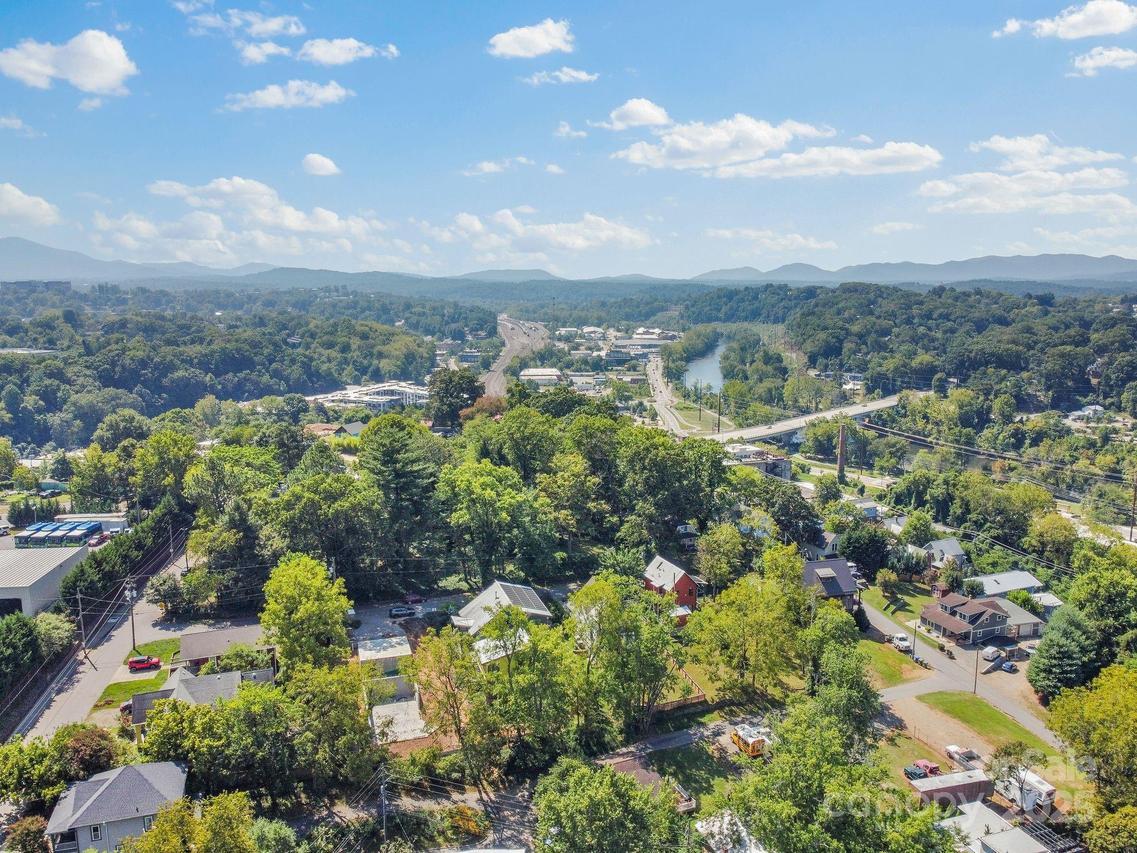 5 Club St., Asheville, NC 28801