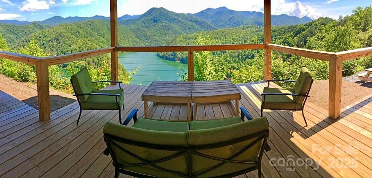 1628 Round Hill Rd., Bryson City, NC 28713