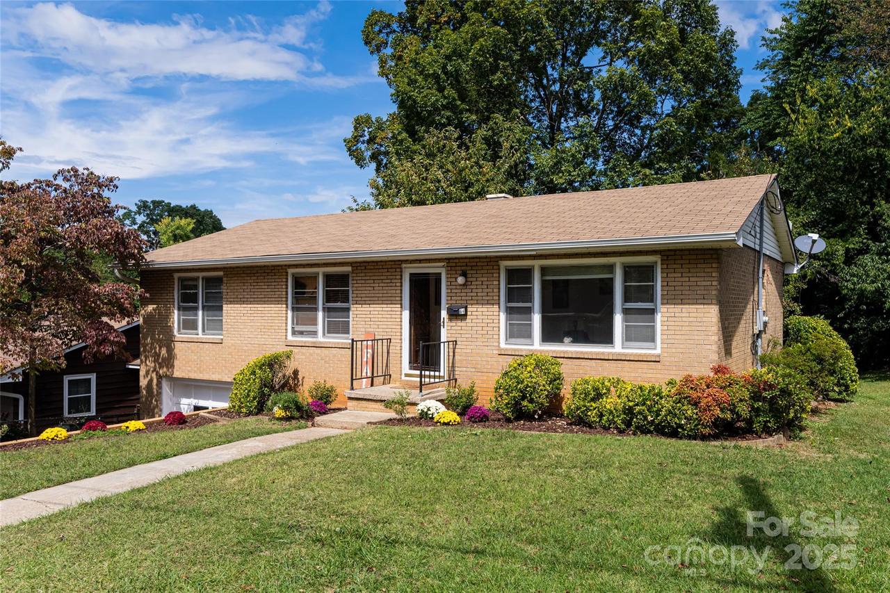 64 Marlowe Dr., Asheville, NC 28801
