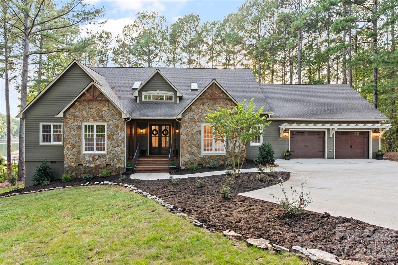5678 Anchor Dr., Granite Falls, NC 28630