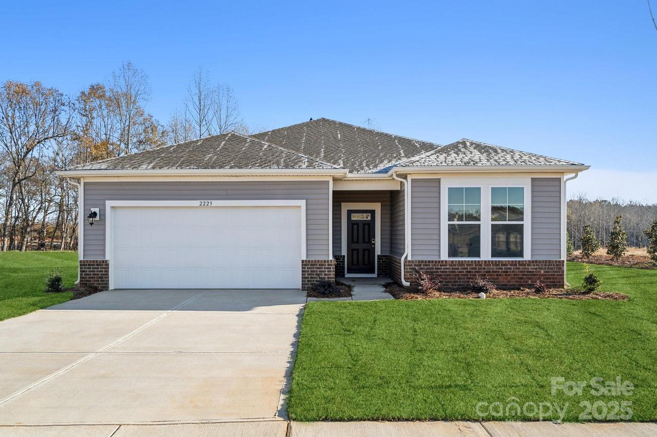 2223 Carpenter Farms Dr., Lincolnton, NC 28092