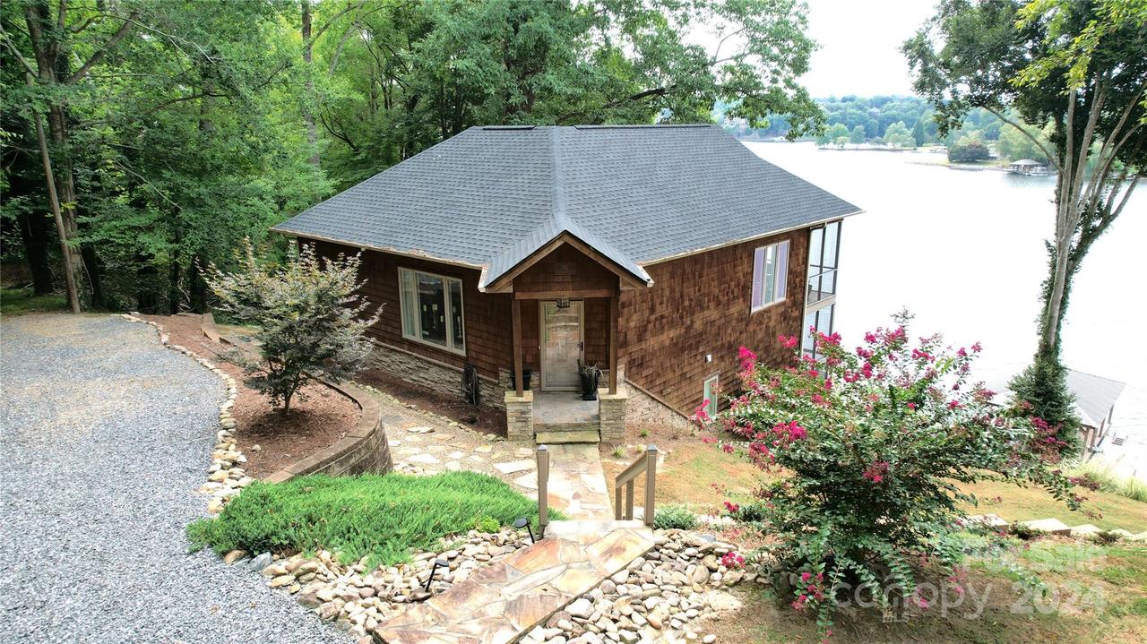 152 Bridge Pointe Ln., Hickory, NC 28601