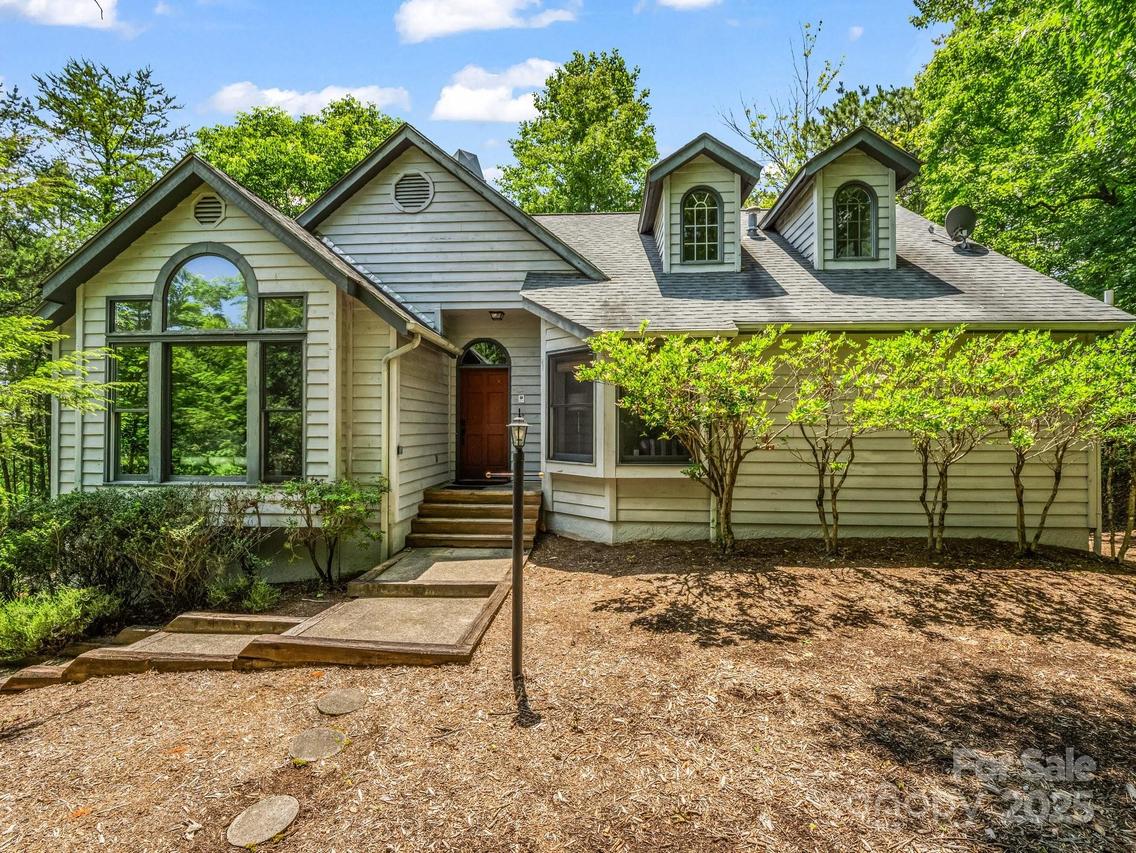 212 Ridgeway Rd., Lake Lure, NC 28746