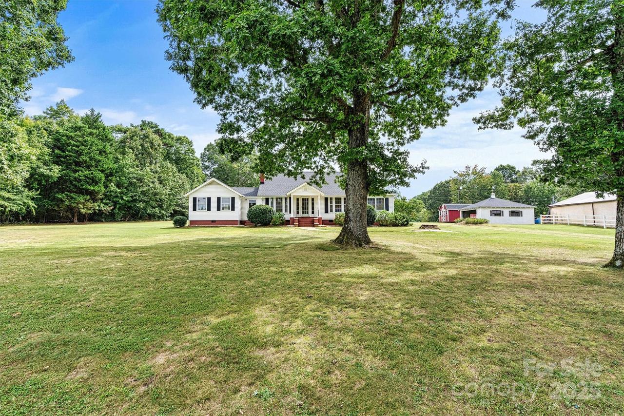 128 10th St., Hildebran, NC 28637