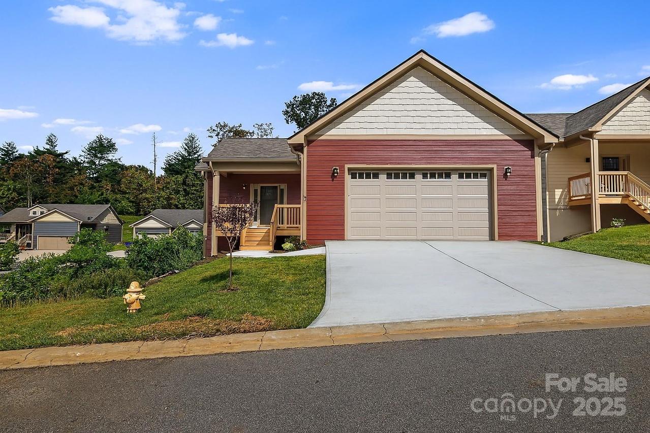 83 Loftin St., Weaverville, NC 28787