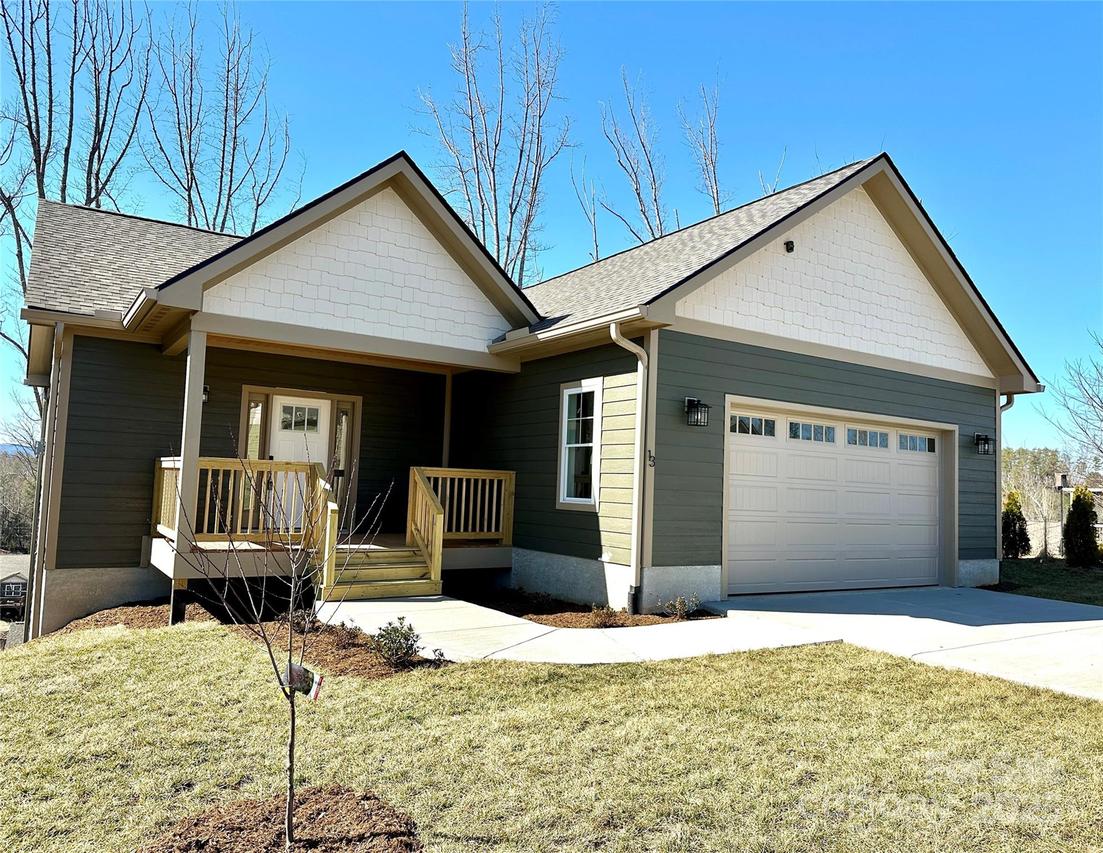 13 Sandstone St., Weaverville, NC 28787