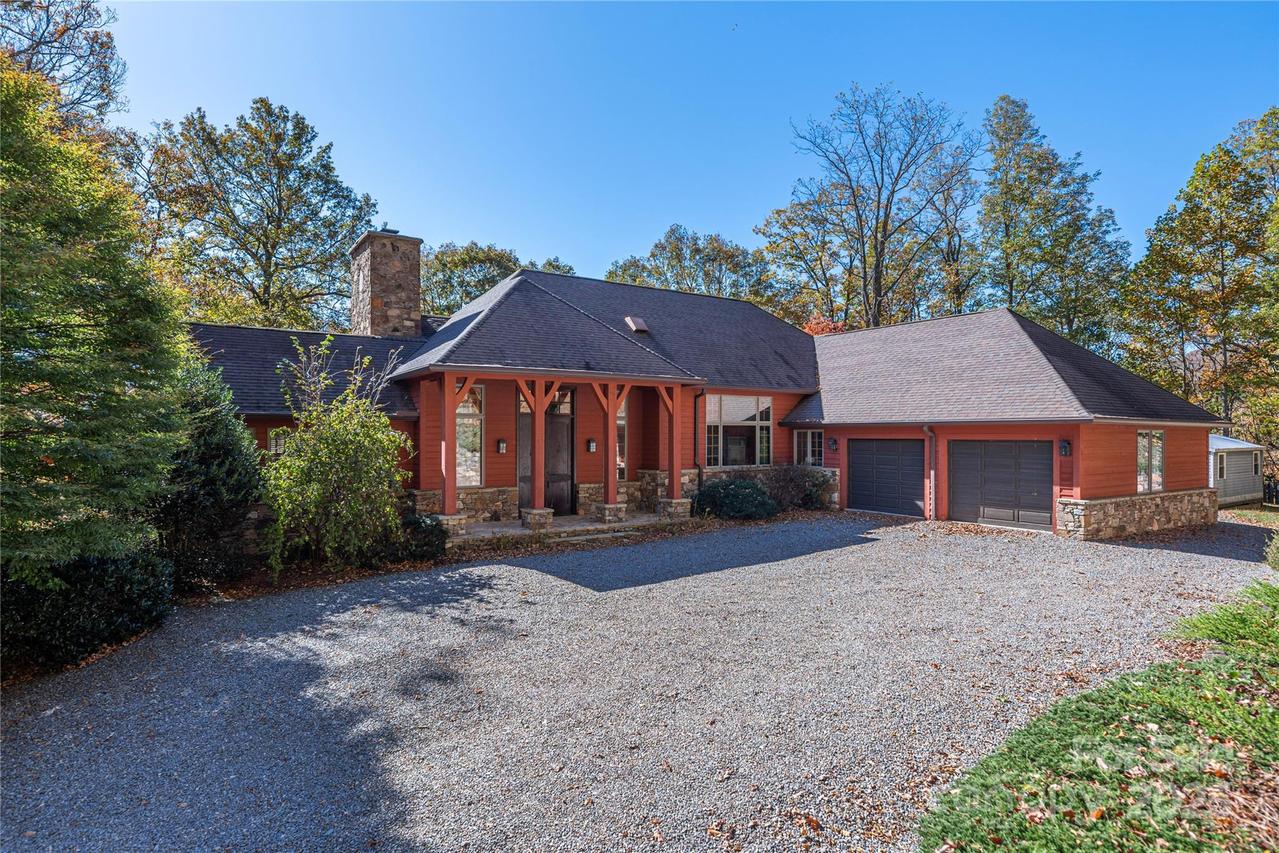 98 Flat Creek Rd., Fairview, NC 28730