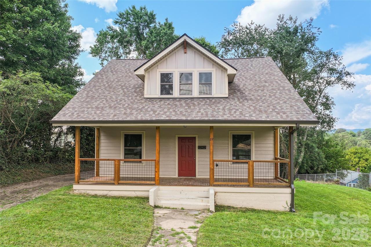 22 Pine Grove Ave., Asheville, NC 28801