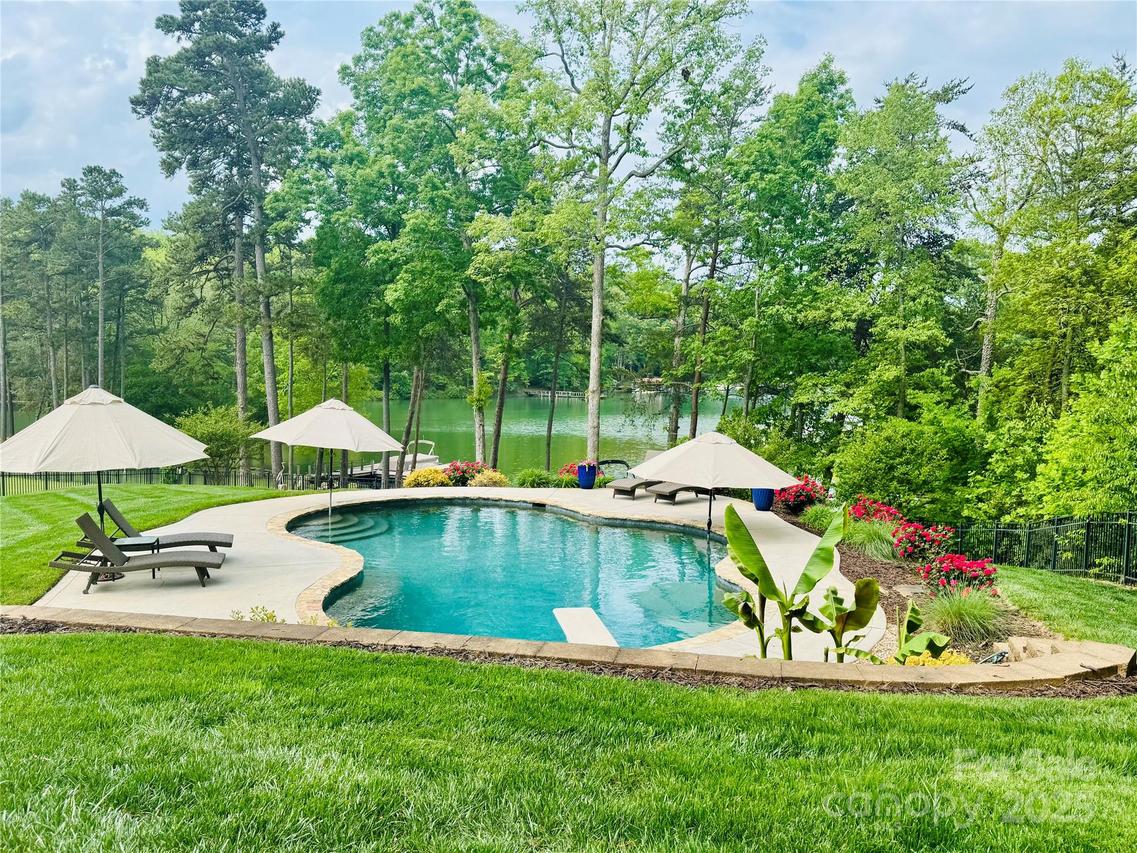 193 Templeton Bay Dr., Mooresville, NC 28117