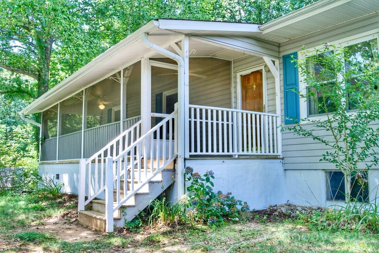 200 Frost Rd., Saluda, NC 28773