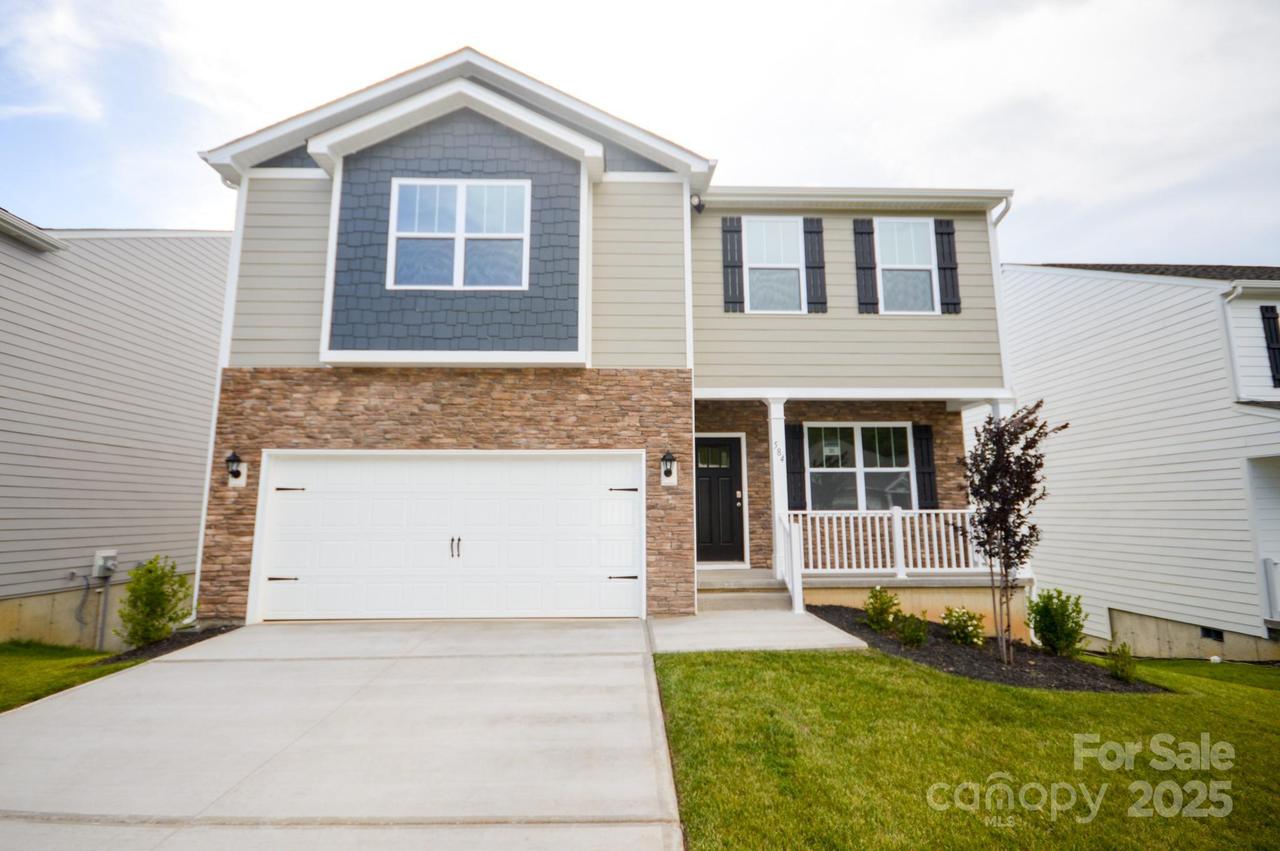 584 Country Oak Dr., Asheville, NC 28804