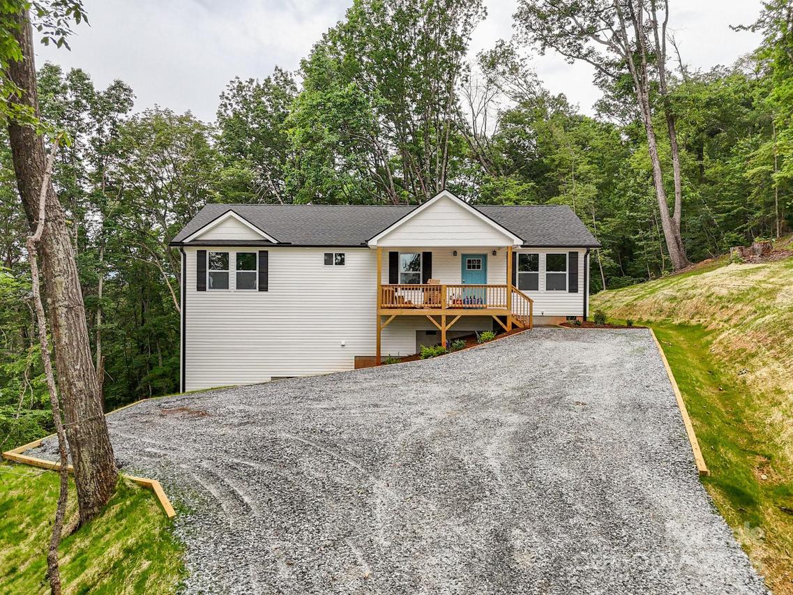 376 Hague Dr., Columbus, NC 28722
