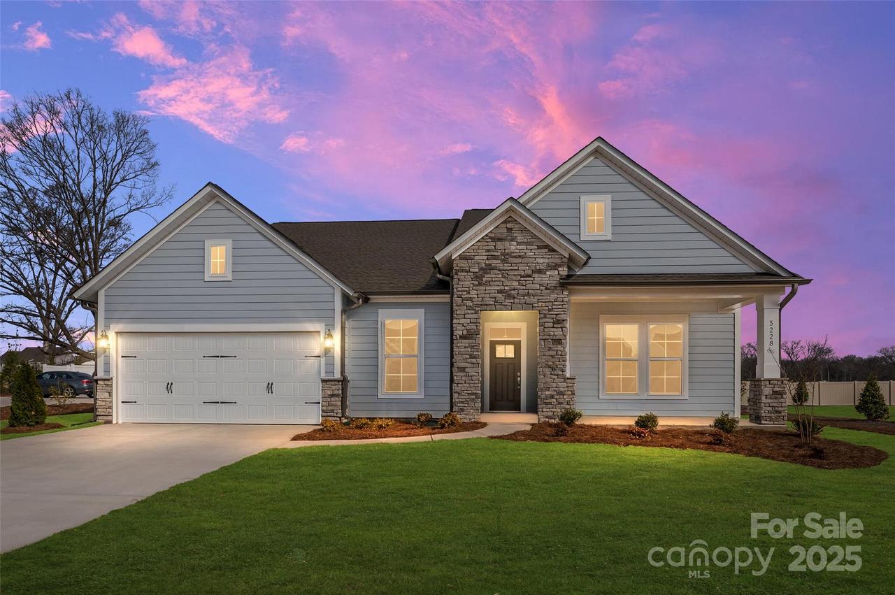 3228 Gavin Ln., Harrisburg, NC 28075
