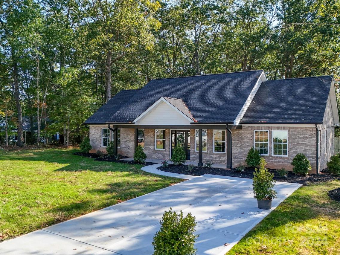 40 Ridgecrest Ave., Peachland, NC 28133