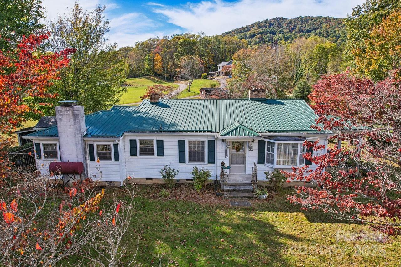 396 & 400 Will Hyatt Rd., Waynesville, NC 28786