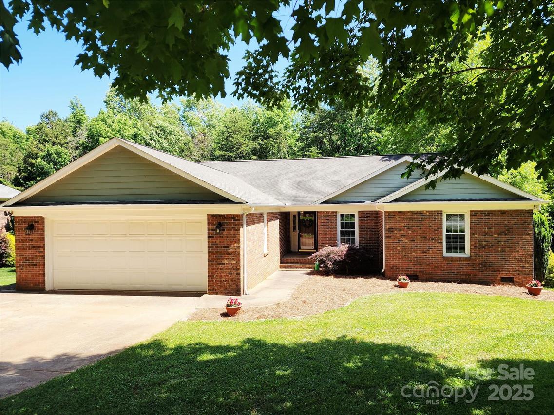 2015 Pine Needle Ct., Gastonia, NC 28056