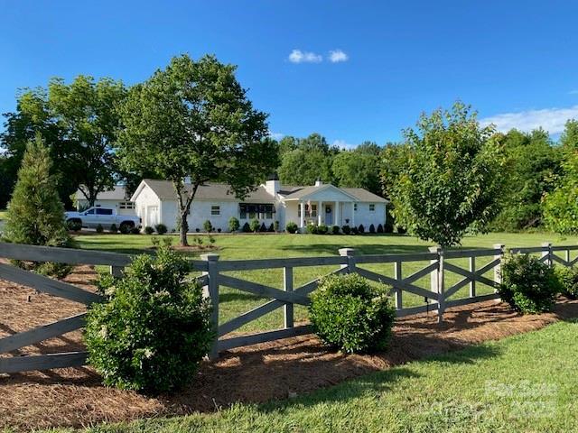 796 Cornelius Rd., Mooresville, NC 28117