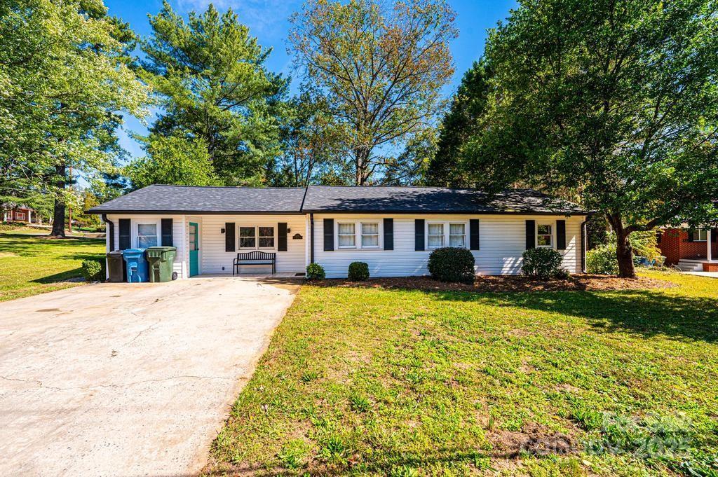 1378 8th St., Hickory, NC 28601