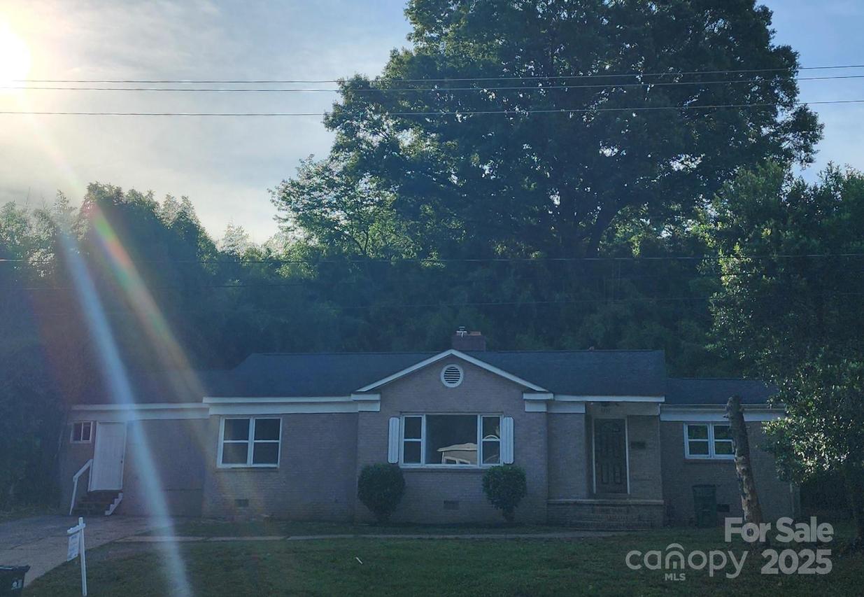 3337 Eastway Dr., Charlotte, NC 28205
