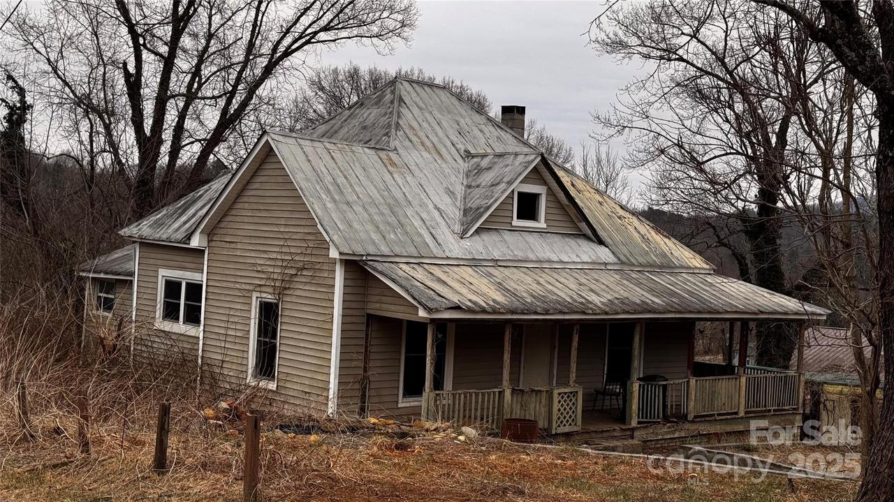 196 N Cemetery St., Old Fort, NC 28762