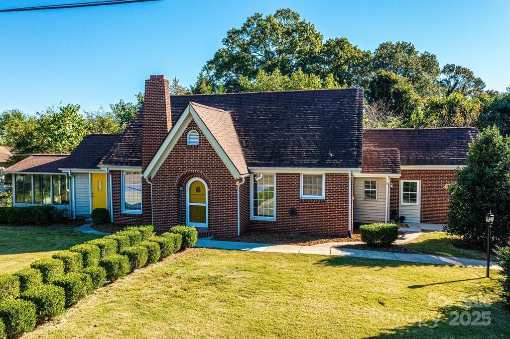 815 6th Ave., Hickory, NC 28602